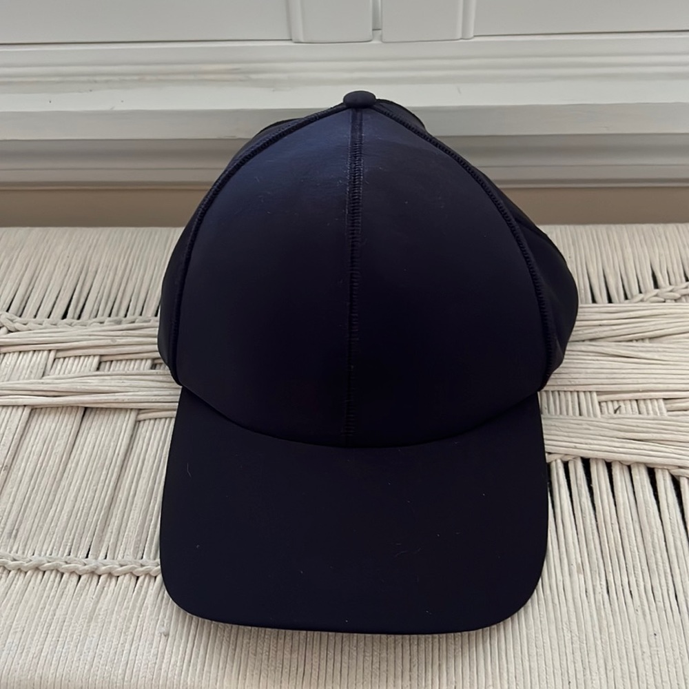 Lululemon hat black